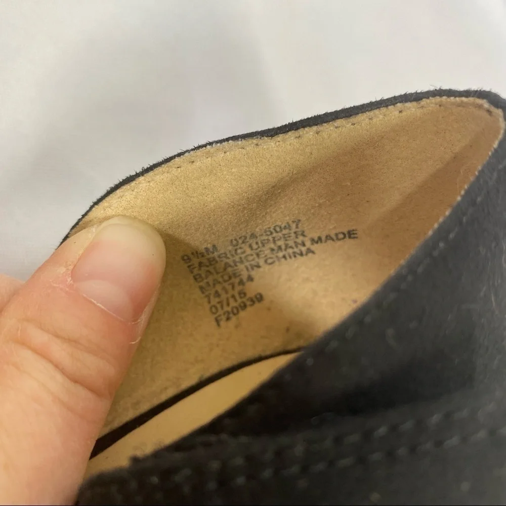 Liz Claiborne | Black Pointed Toe Velvet Heels Strap Women's Size 9.5